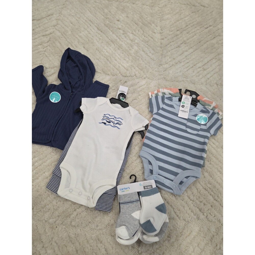 NEWBORN 6 piece set PLUS 6 Pair Of  socks  New With Tags B22